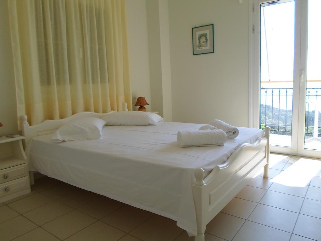 Appartement Heliovasilema à Fiskardo Chambre photo